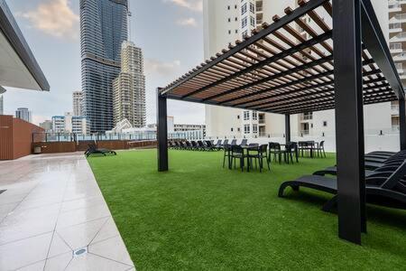 Lovely In Surfers Paradise Gold Coast