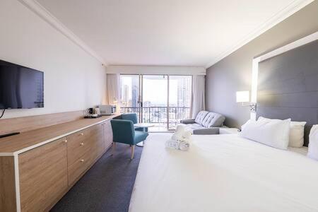 Lovely In Surfers Paradise Apartment